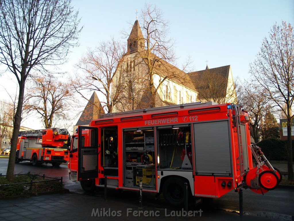 Brand in Kirche Koeln Muelheim Tiefenthalstr   P32.JPG